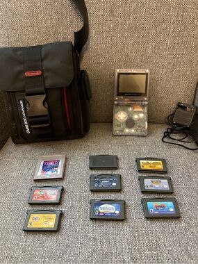 Nintendo Clear Purple Game Boy Advance SP w/ Multiple GBA/GB Cartridges & Case